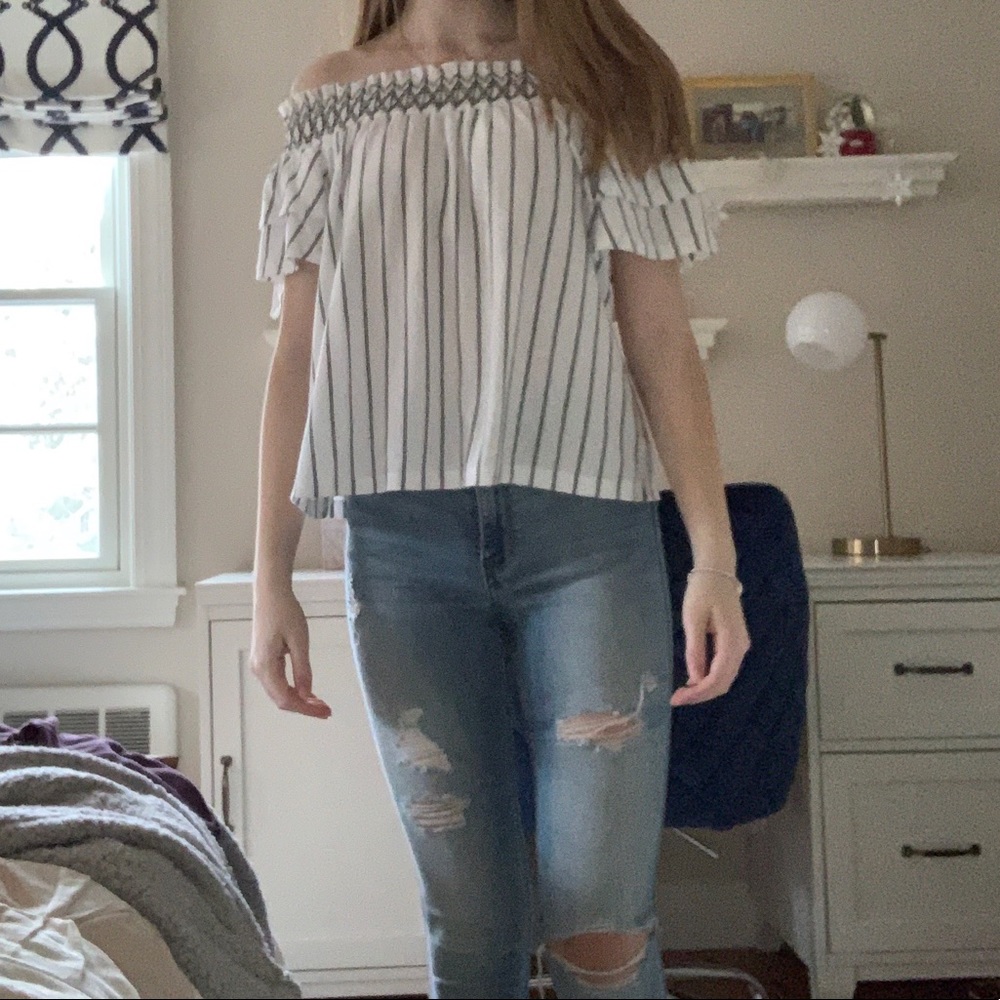 AMERICAN EAGLE OFF THE SHOULDER SHIRT
